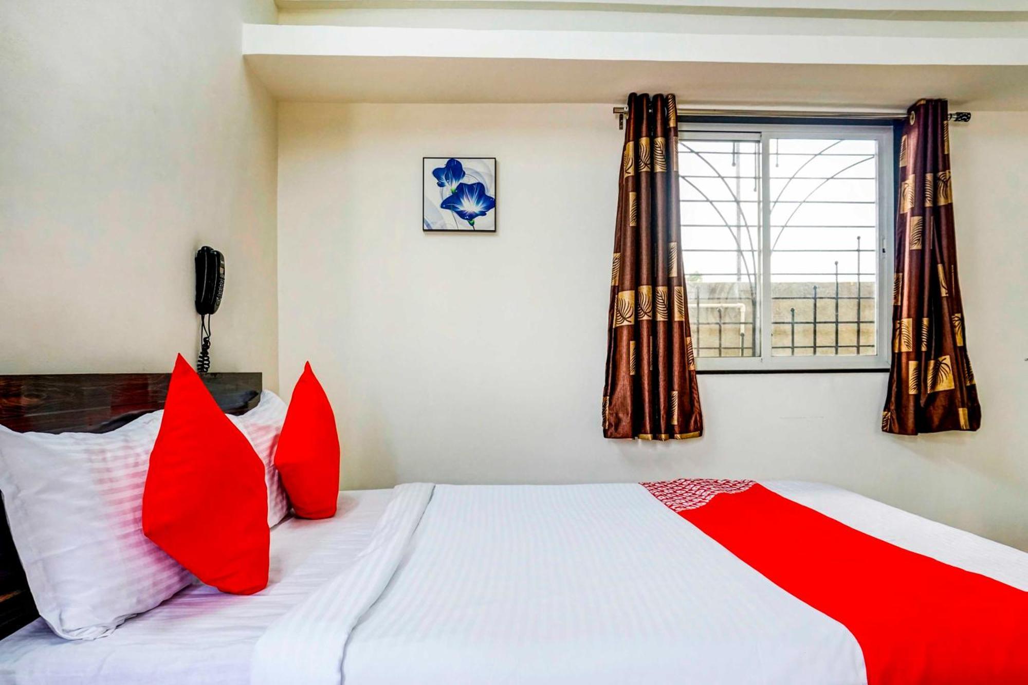Hotel O Komfort Inn Pune Exteriör bild